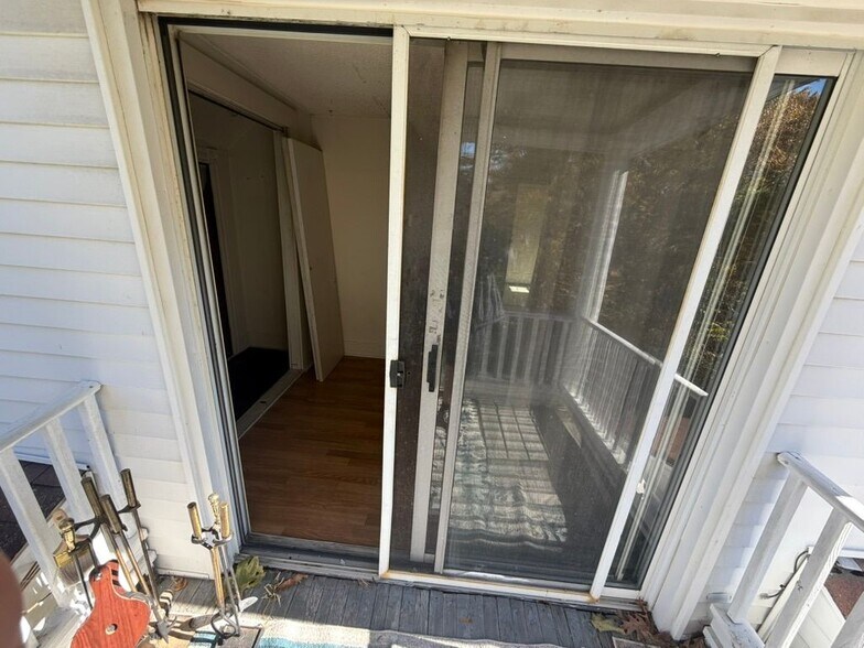 Building Photo - 22 Emmett St