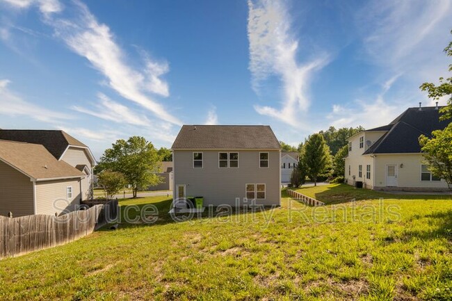Building Photo - 411 Quick Silver Dr