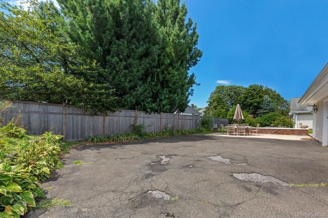 Building Photo - 46 Sylvan Rd