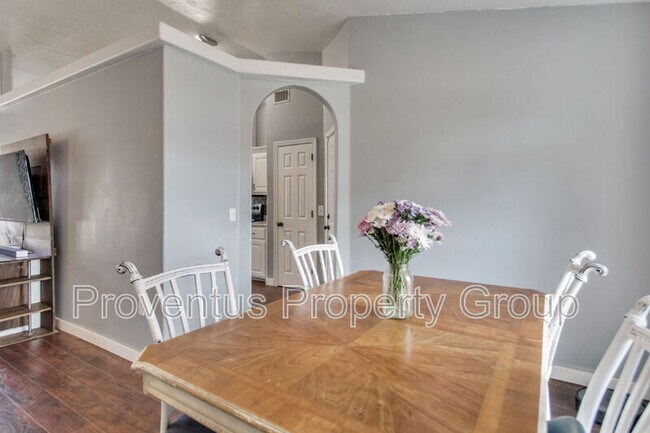 Building Photo - 3661 London Rd