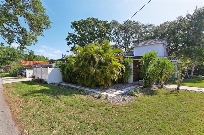 Building Photo - 3131 W Fielder St