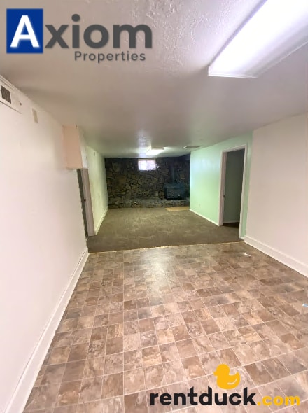 Building Photo - 1005 Park Ln