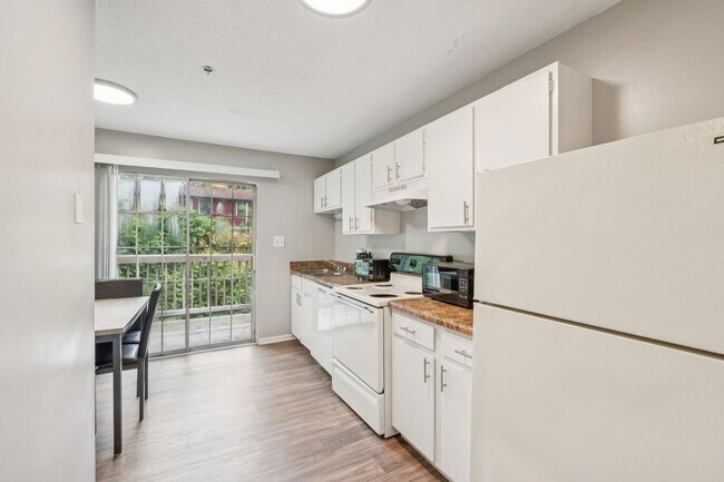 Building Photo - 340 Kenridge Pkwy
