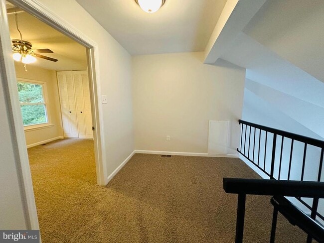 Building Photo - 58 Chelsea Cir