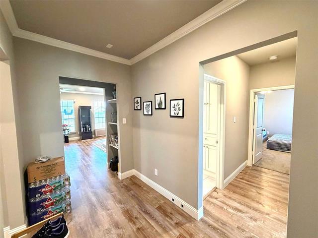 Building Photo - 402 Coyote Creek Dr