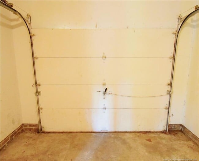 Building Photo - 211 Livermore Dr