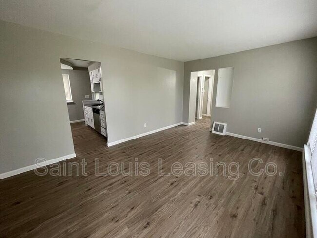 Building Photo - 145 Clearview Dr