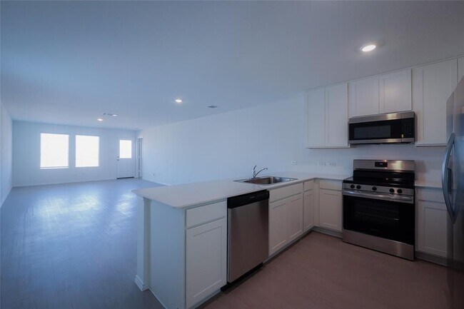 Building Photo - 308 Cowpoke Dr