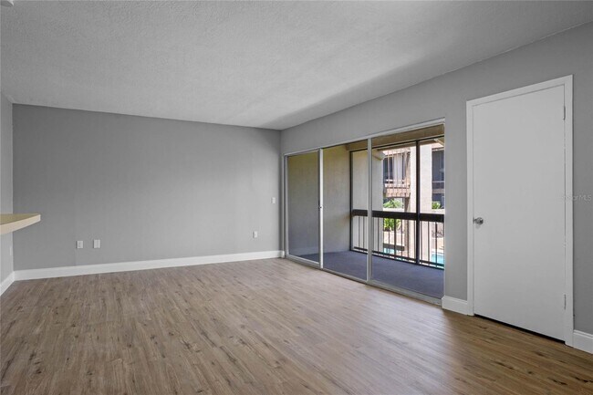 Building Photo - 554 Orange Dr