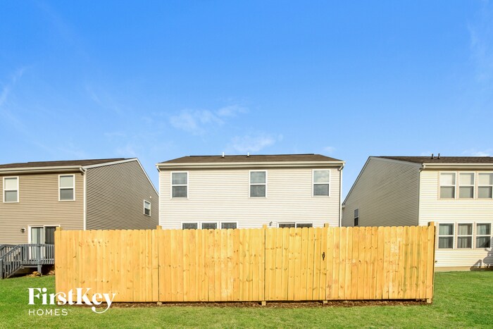 Building Photo - 8132 Carina Dr