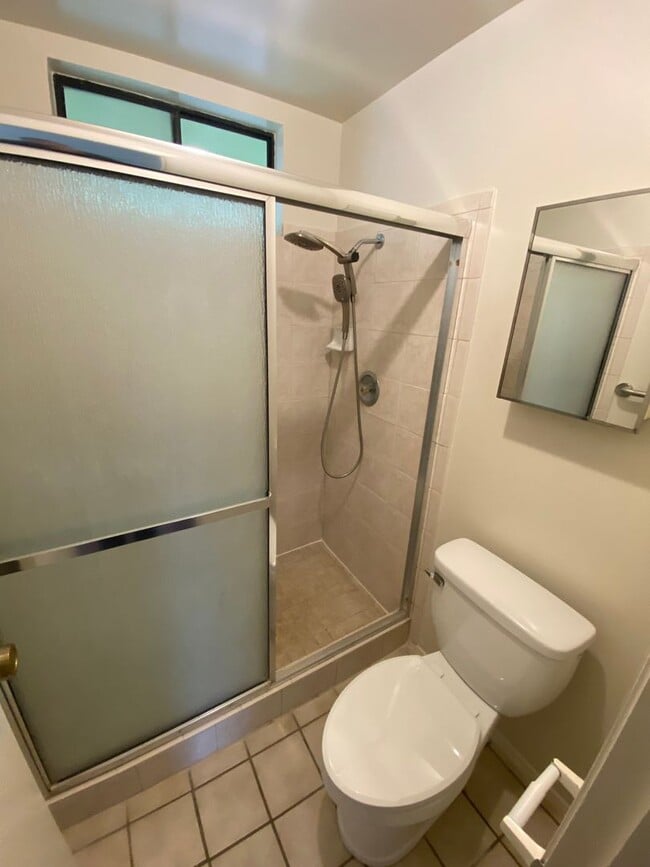 Building Photo - PET FRIENDLY PEARL RIDGE ESTATES Single Family Home!