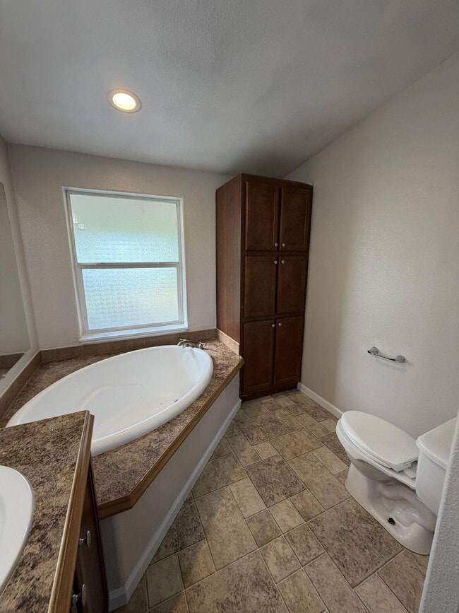 Building Photo - Country Living in this 4x2 Home