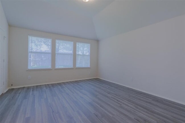 Building Photo - 10412 Colfax Dr