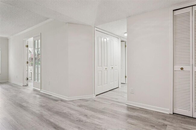 Building Photo - 2101 Fox Chase Blvd