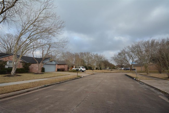 Building Photo - 2818 Chimneystone Cir