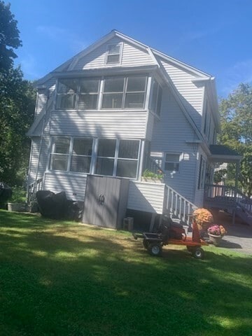 Building Photo - 29 Roosevelt Ave