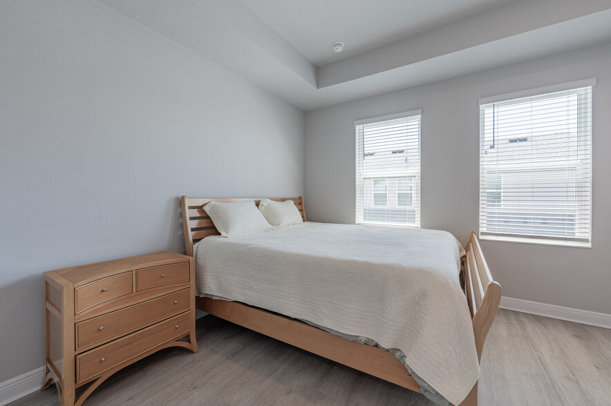 Building Photo - 2400 Ezzell Ct