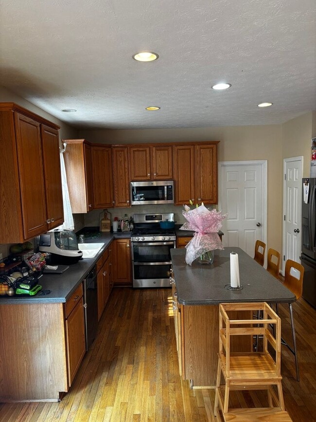 Building Photo - Spacious 4BR, 3.5 Bath House in Elkton