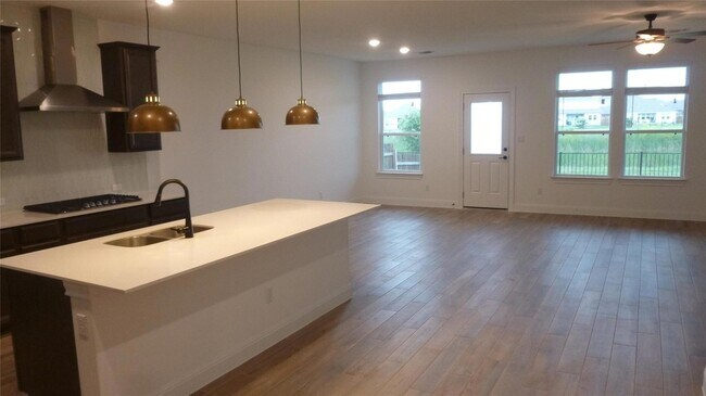Building Photo - 11904 Paseo de los Lagos Ln