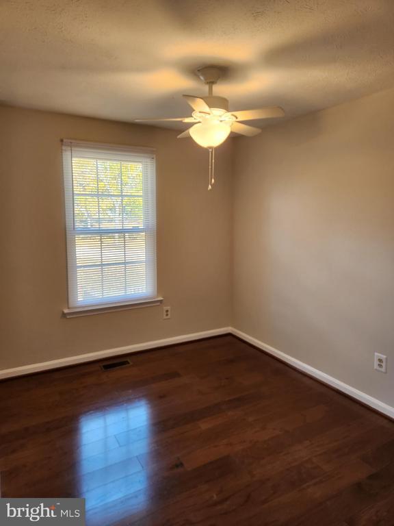 Building Photo - 16326 Pennsbury Way