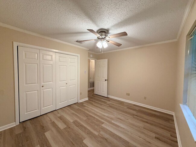 Building Photo - 9103 Dogwood Trail