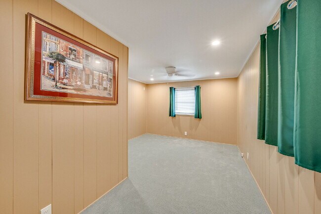 Building Photo - Hidden gem in Central Melbourne!