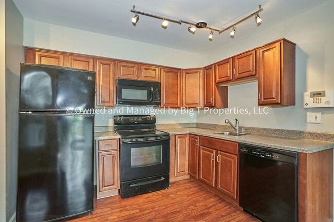 Building Photo - 1bd/1ba in Cluster of Woodlawn Alexandria