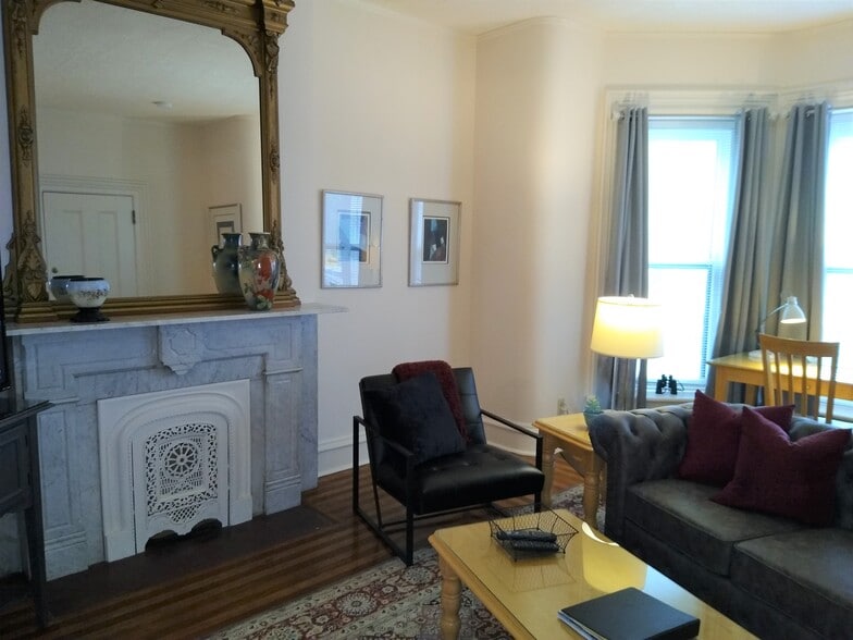 LR - 501 E Mississippi Dr