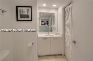 Building Photo - 950 Brickell Bay Dr
