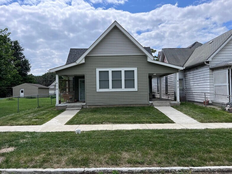 Street View - 812 Marion Ave