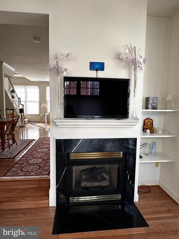 Building Photo - 1607 Seneca Ave