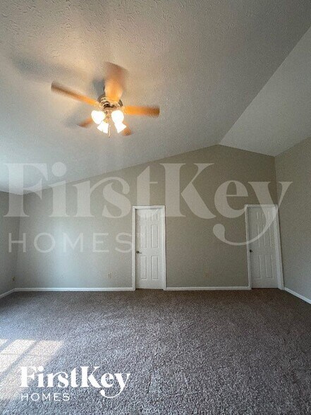 Building Photo - 2377 Willowview Dr
