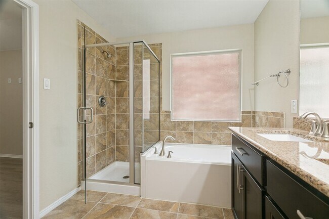 Building Photo - 2813 Houston Wood Dr