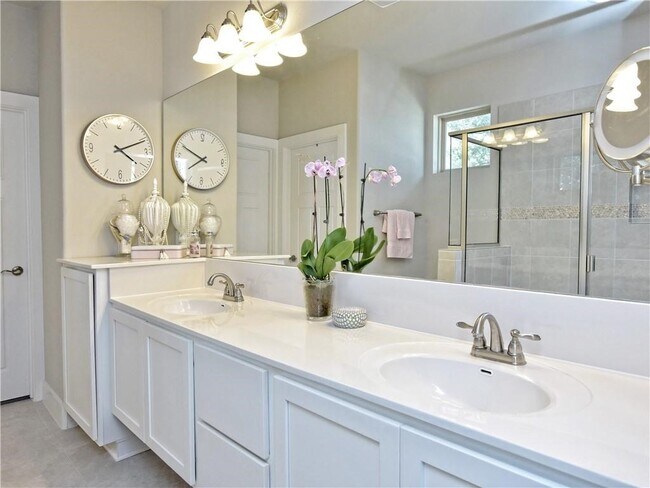 Building Photo - 10911 Rock Island Dr