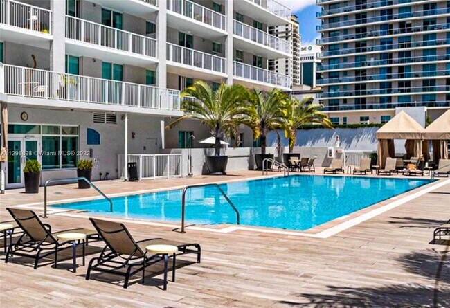 Building Photo - 1250 S Miami Ave