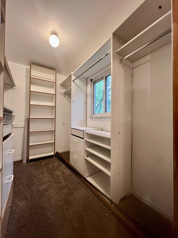 Building Photo - 571 Cristy Ave