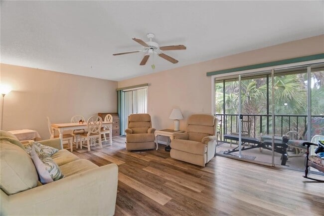 Building Photo - 120 Hibiscus Woods Ct