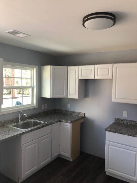Building Photo - 610 Lesia Ln
