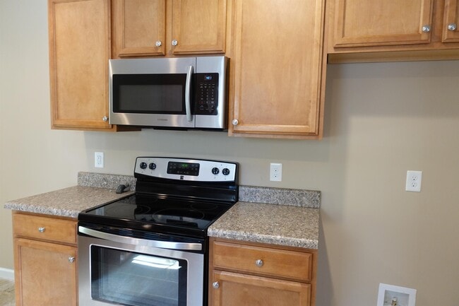 Building Photo - 161 Tiara Ridge Ln