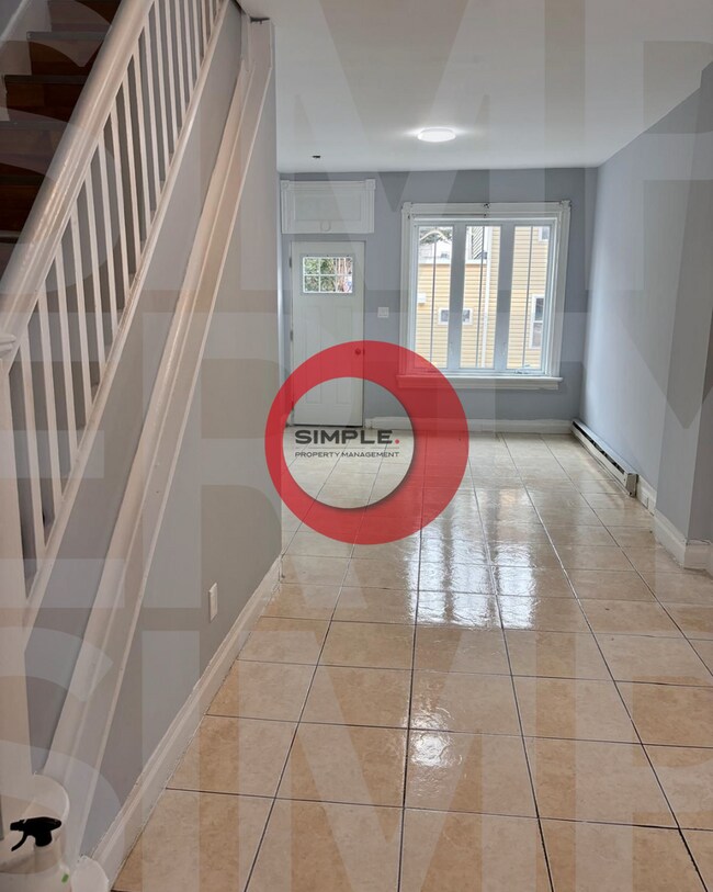 Building Photo - 113 W Elm St