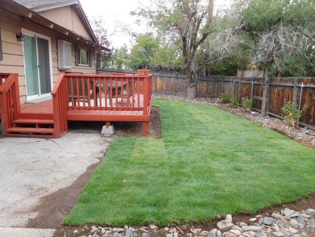 Building Photo - UNR friendly 3 Bedroom , 2 Bath close to campus