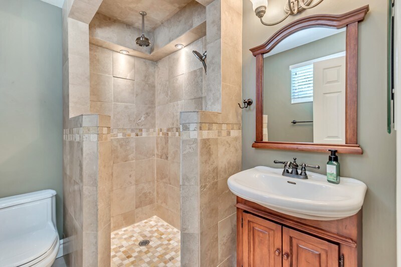 Building Photo - 582 Meadow Hill Dr