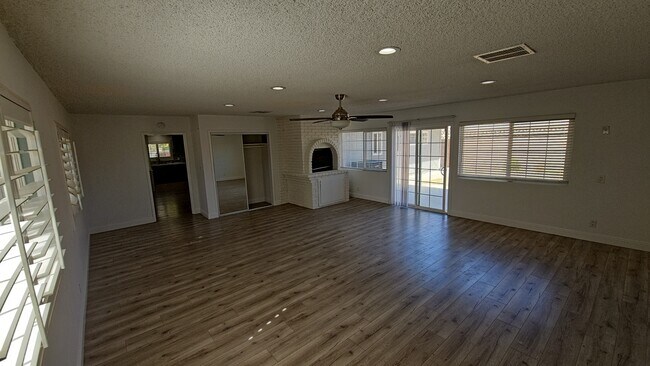 Building Photo - 45010 18th St W