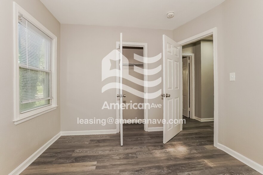 Building Photo - 1276 Crestview Ave