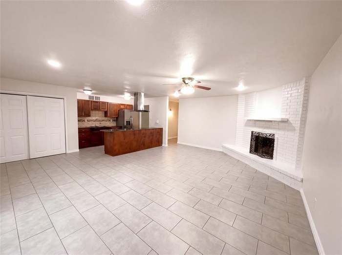 Building Photo - 3732 Sugarberry Dr