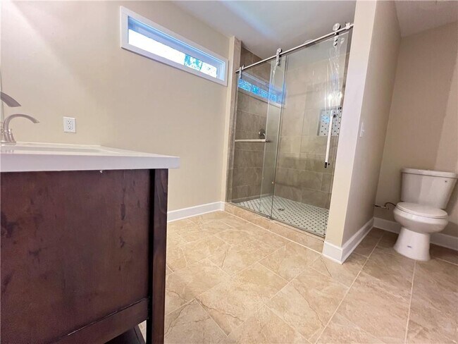 Building Photo - 550 Oglesby Bridge Rd SE