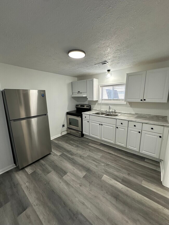 Building Photo - 3018 Alice Ave