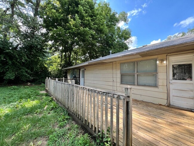 Building Photo - 7601 Ruskin Way