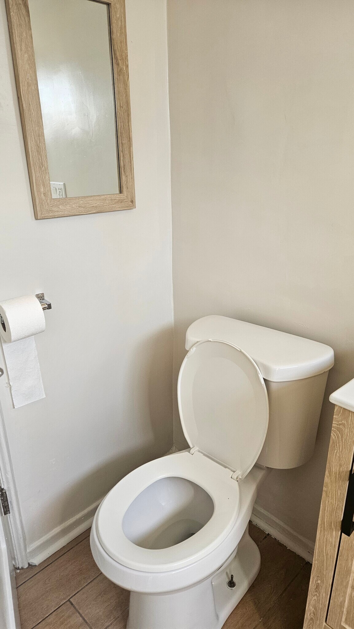 Restroom - 1518 W 85th St