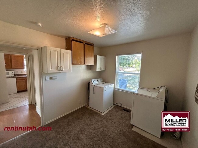 Building Photo - Updated Salt Lake Bungalow For Rent!!